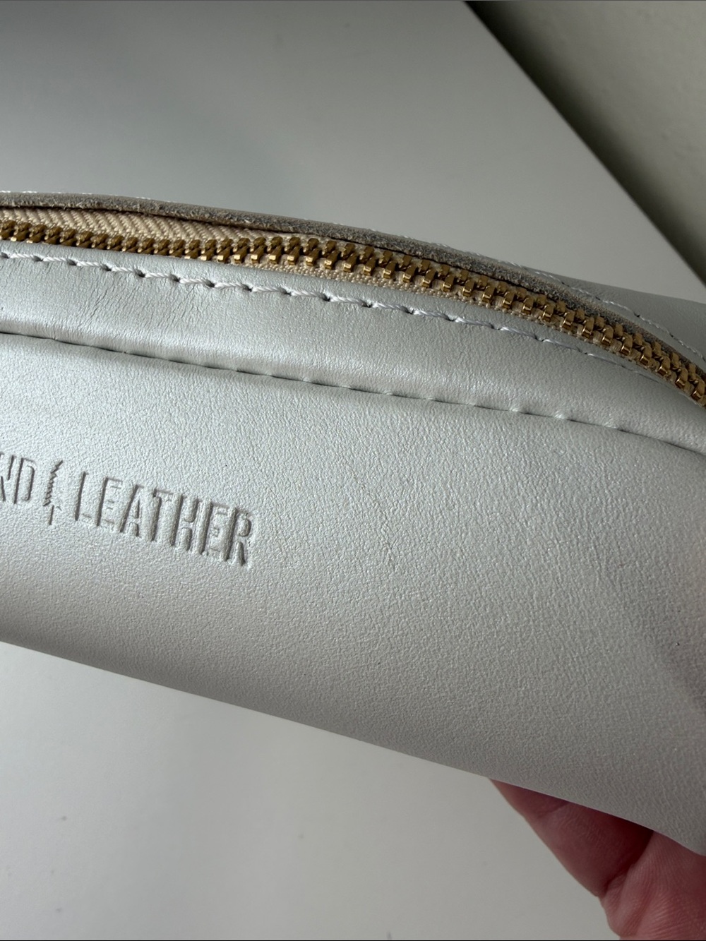 Portland Leather Ballpark Pouch - Pearl - Picture 6 of 6